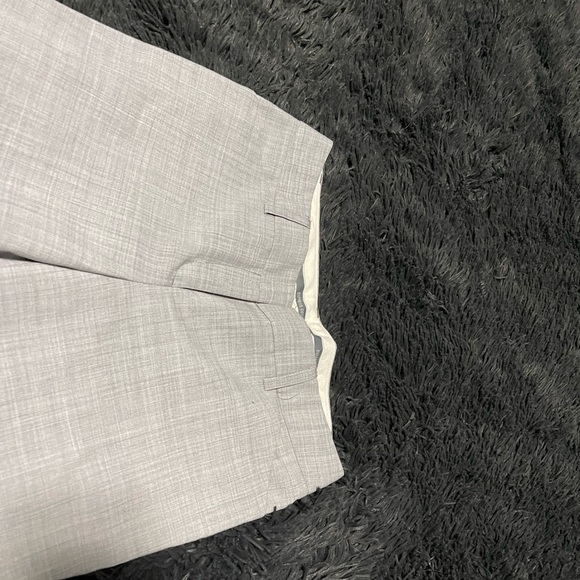 Size 2 express editor style slacks. Light grey and very flattering - Picture 2 of 5